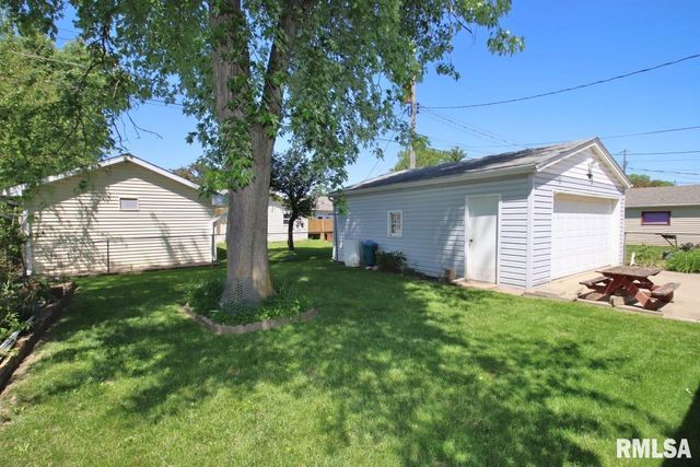 305 MANOR Street, Pekin, IL 61554