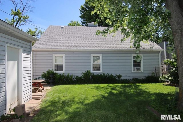 305 MANOR Street, Pekin, IL 61554