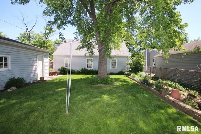305 MANOR Street, Pekin, IL 61554