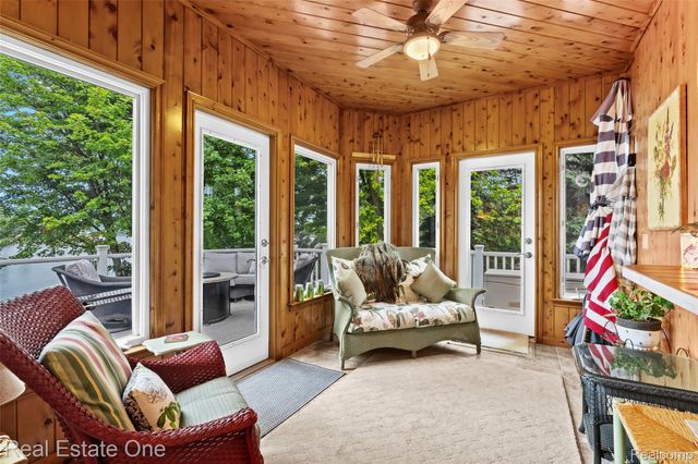 16048 Pine Bluff Court, Fenton Charter Township, MI 48430