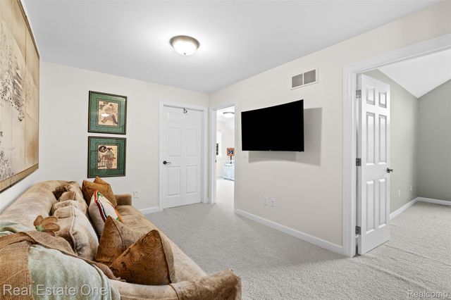 16048 Pine Bluff Court, Fenton Charter Township, MI 48430