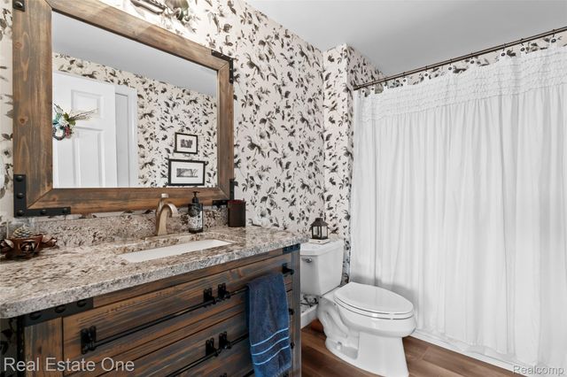 16048 Pine Bluff Court, Fenton Charter Township, MI 48430