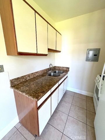 142 S Princeton Avenue 6, Fullerton, CA 92831