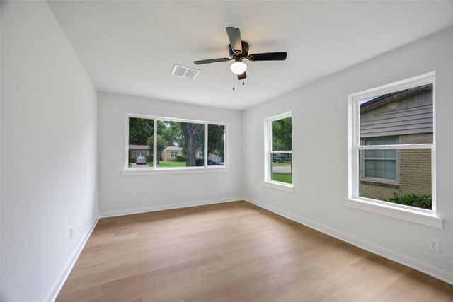 10877 Mandalay Drive, Dallas, TX 75228
