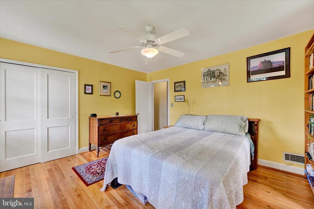 Image 13 of property listing at Address unavailable.