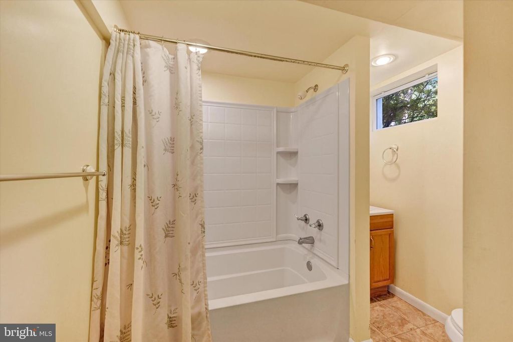 Image 21 of property listing at Address unavailable.