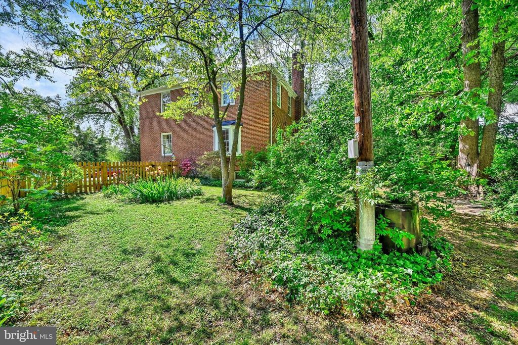 Image 26 of property listing at Address unavailable.