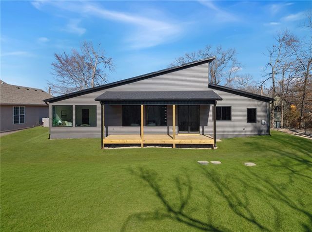 15 Reading Lane, Bella Vista, AR 72714