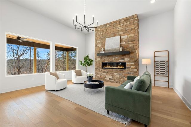 15 Reading Lane, Bella Vista, AR 72714