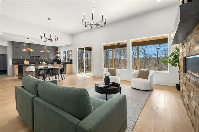 15 Reading Lane, Bella Vista, AR 72714