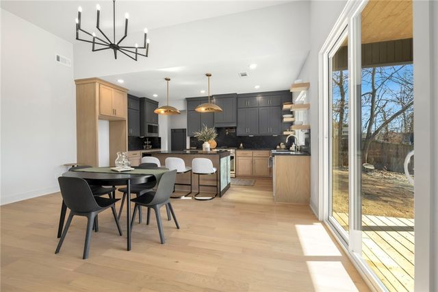 15 Reading Lane, Bella Vista, AR 72714