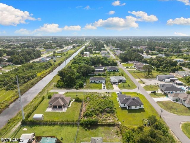 52 Joan AVE S, Lehigh Acres, FL 33976