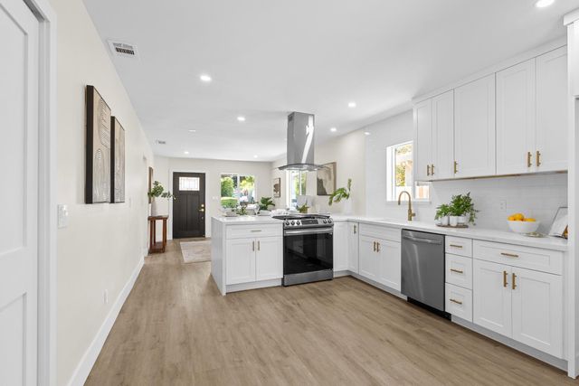 2153 Perkins Way, Sacramento, CA 95818