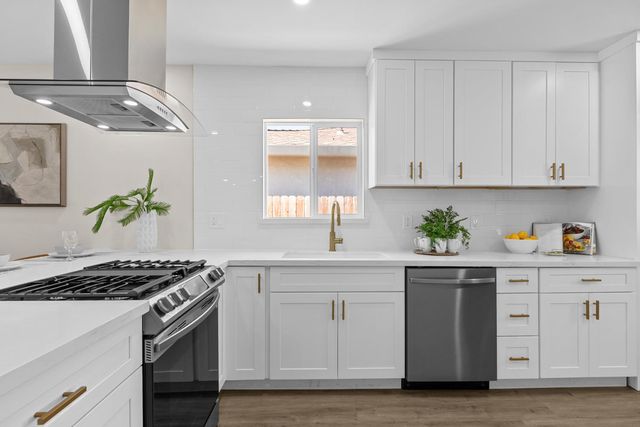 2153 Perkins Way, Sacramento, CA 95818