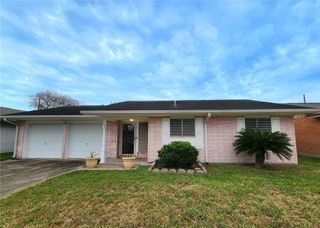 1662 Spicewood Dr, Corpus Christi, TX 78412