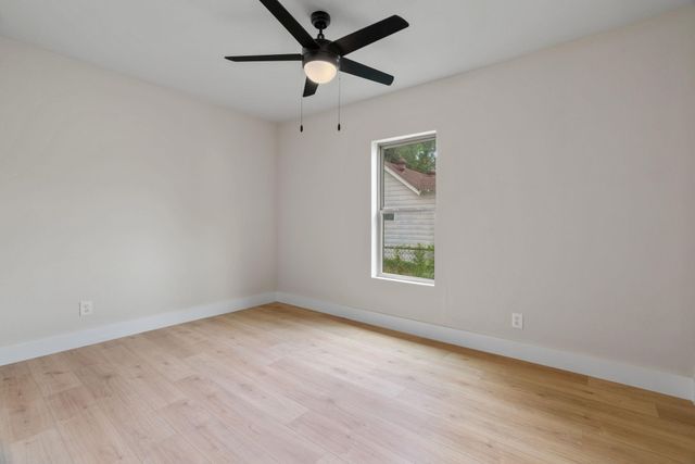 1404 E Baltimore Avenue, Fort Worth, TX 76104