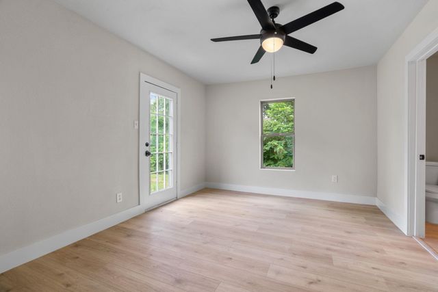 1404 E Baltimore Avenue, Fort Worth, TX 76104