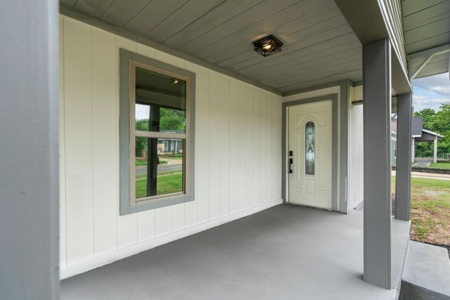 1404 E Baltimore Avenue, Fort Worth, TX 76104