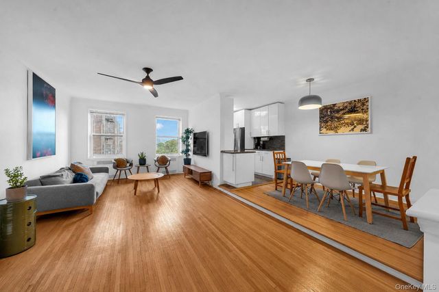7615 35th Avenue 4E, Jackson Heights, NY 11372