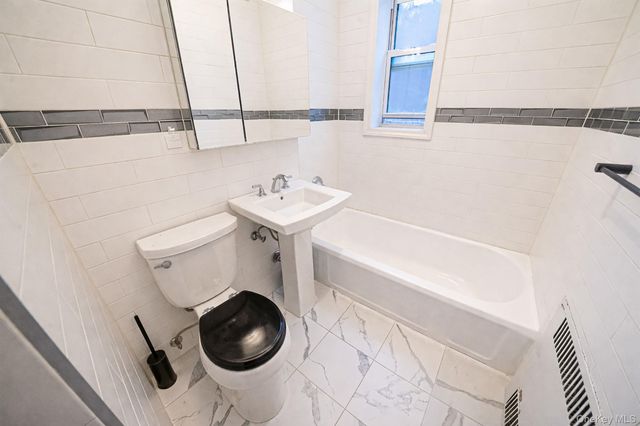 7615 35th Avenue 4E, Jackson Heights, NY 11372