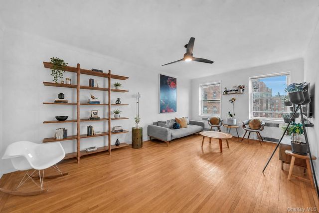 7615 35th Avenue 4E, Jackson Heights, NY 11372
