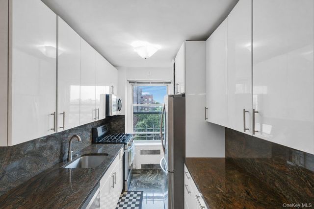 7615 35th Avenue 4E, Jackson Heights, NY 11372
