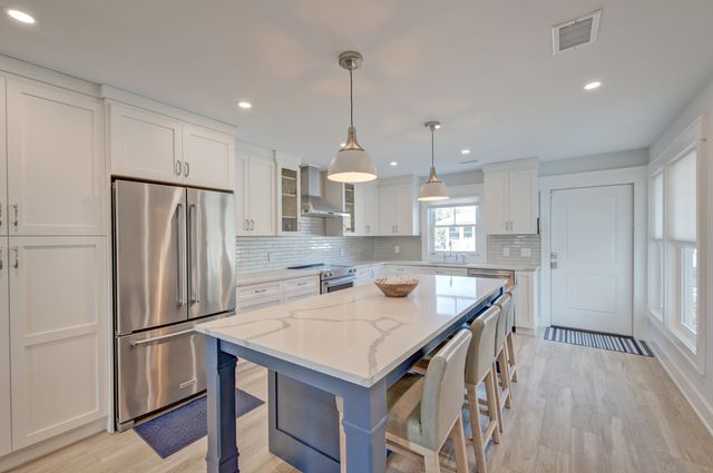 21 Beachside Drive, Isle Of Palms, SC 29451