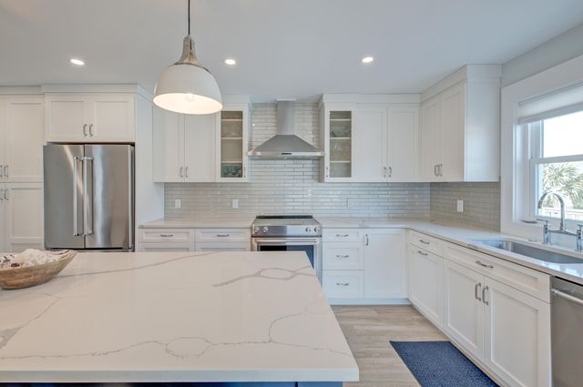 21 Beachside Drive, Isle Of Palms, SC 29451