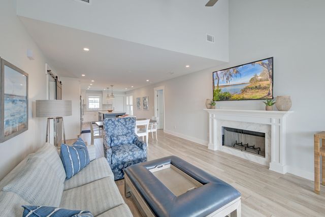 21 Beachside Drive, Isle Of Palms, SC 29451