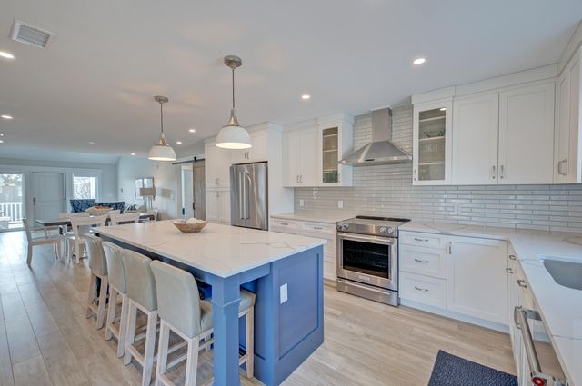 21 Beachside Drive, Isle Of Palms, SC 29451