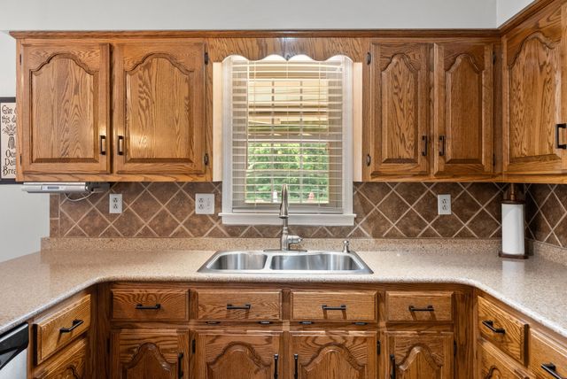915 Rocky Hollow Rd, Erin, TN 37061