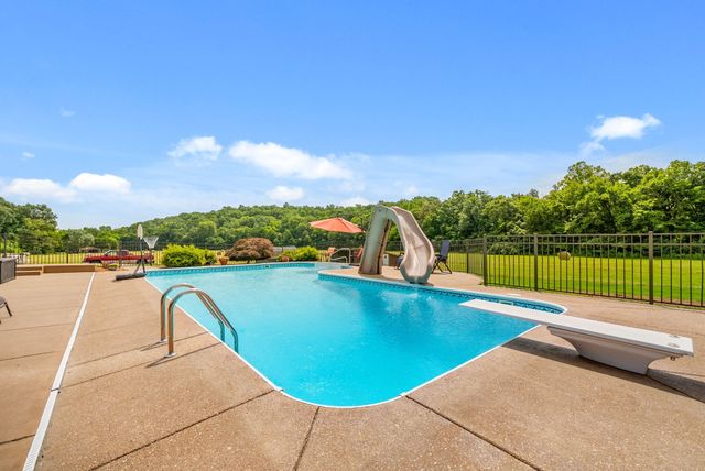915 Rocky Hollow Rd, Erin, TN 37061