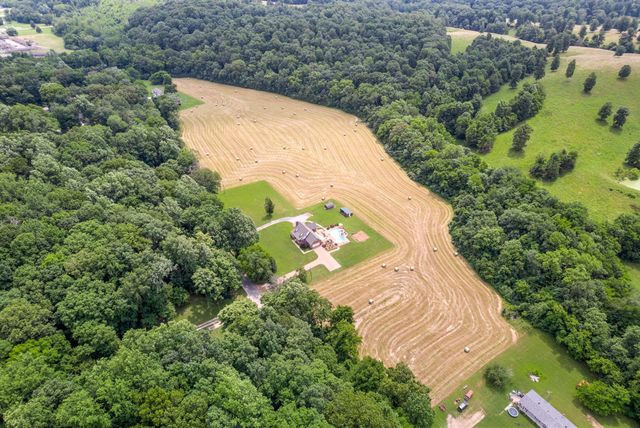 915 Rocky Hollow Rd, Erin, TN 37061