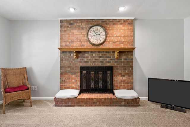 915 Rocky Hollow Rd, Erin, TN 37061