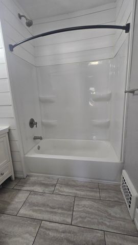 1349 W Michigan Avenue W, Battle Creek, MI 49037