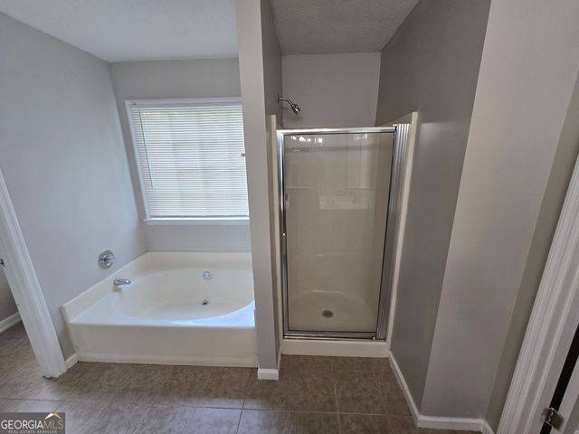 724 Jamie Way NE, Woodstock, GA 30188