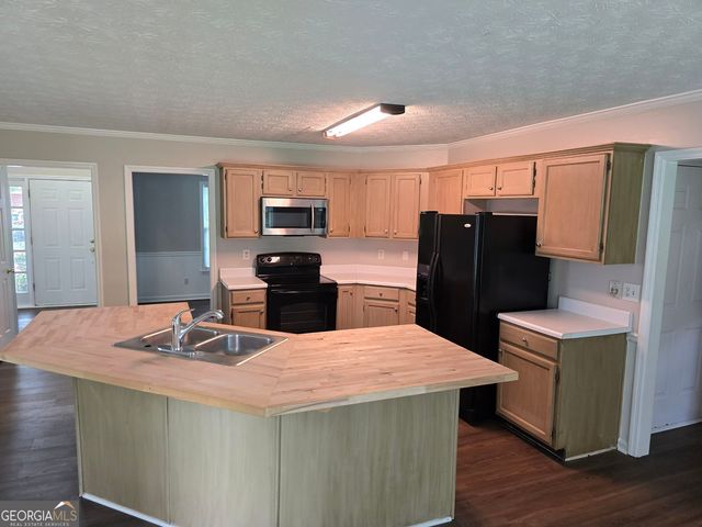 724 Jamie Way NE, Woodstock, GA 30188