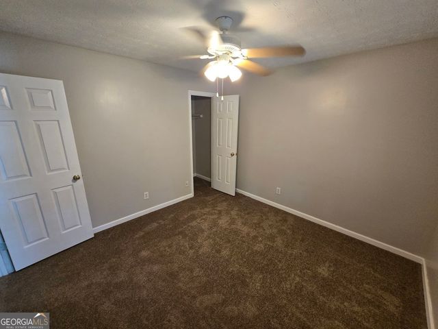 724 Jamie Way NE, Woodstock, GA 30188