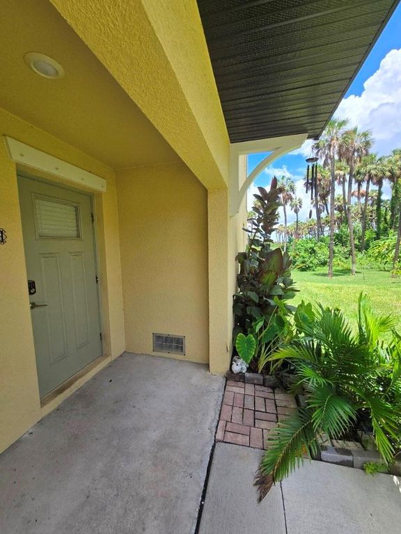 4640 WILLET COOPER COURT, Tampa, FL 33619