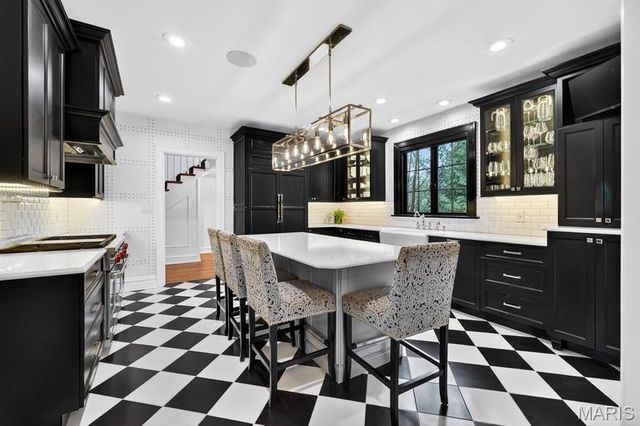 457 Yorkshire Place, Webster Groves, MO 63119