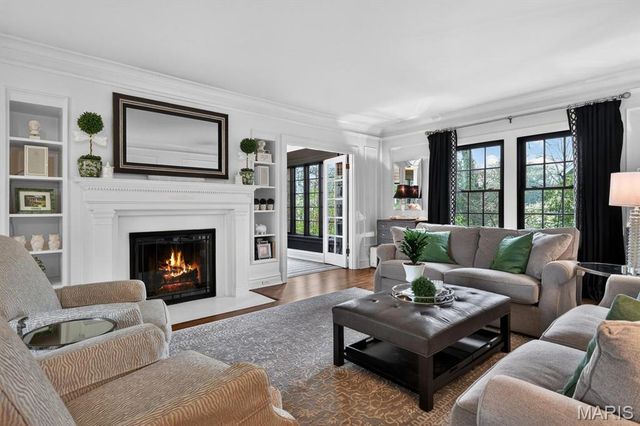 457 Yorkshire Place, Webster Groves, MO 63119