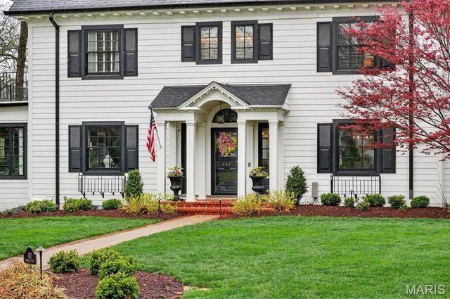 457 Yorkshire Place, Webster Groves, MO 63119