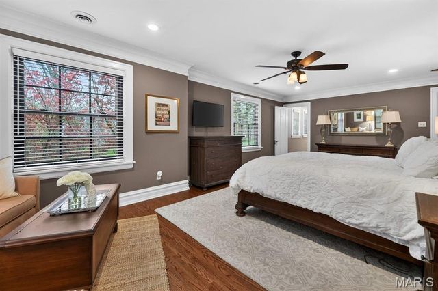 457 Yorkshire Place, Webster Groves, MO 63119