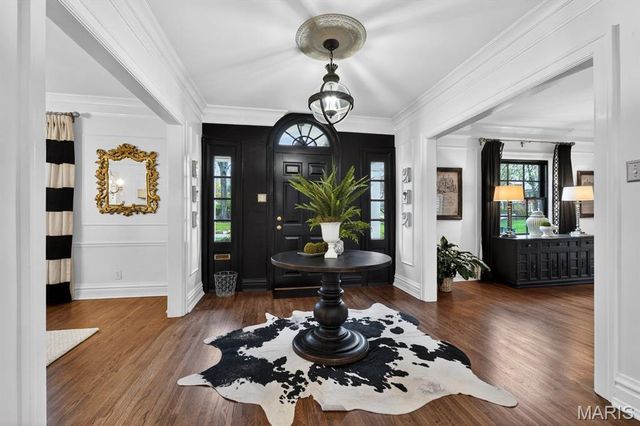 457 Yorkshire Place, Webster Groves, MO 63119