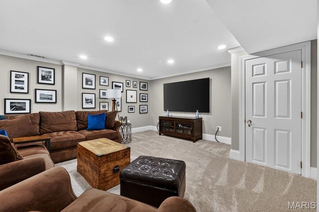 457 Yorkshire Place, Webster Groves, MO 63119
