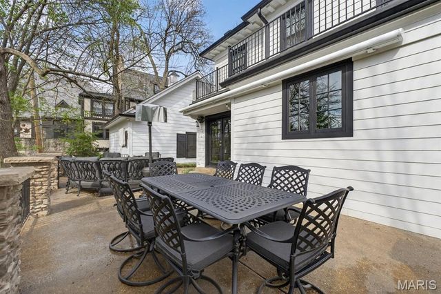 457 Yorkshire Place, Webster Groves, MO 63119