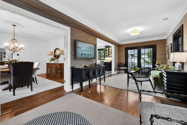 457 Yorkshire Place, Webster Groves, MO 63119
