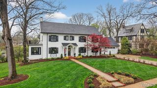 457 Yorkshire Place, Webster Groves, MO 63119