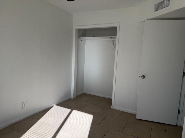 2553 E Pueblo Avenue 1, Phoenix, AZ 85040