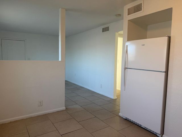 2553 E Pueblo Avenue 1, Phoenix, AZ 85040